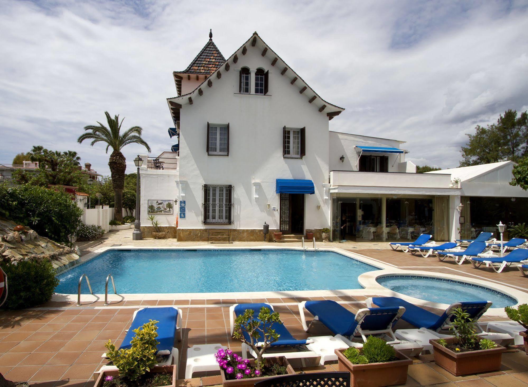 Hotel Capri ซีเจส ภายนอก รูปภาพ
